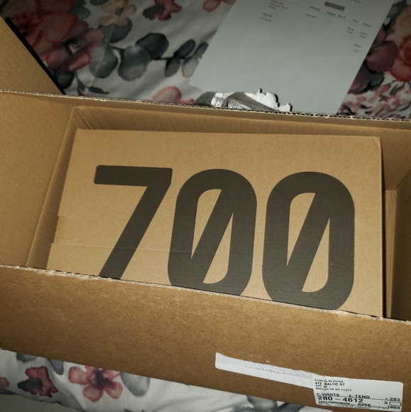 Yeezy - Picture 5 of 5